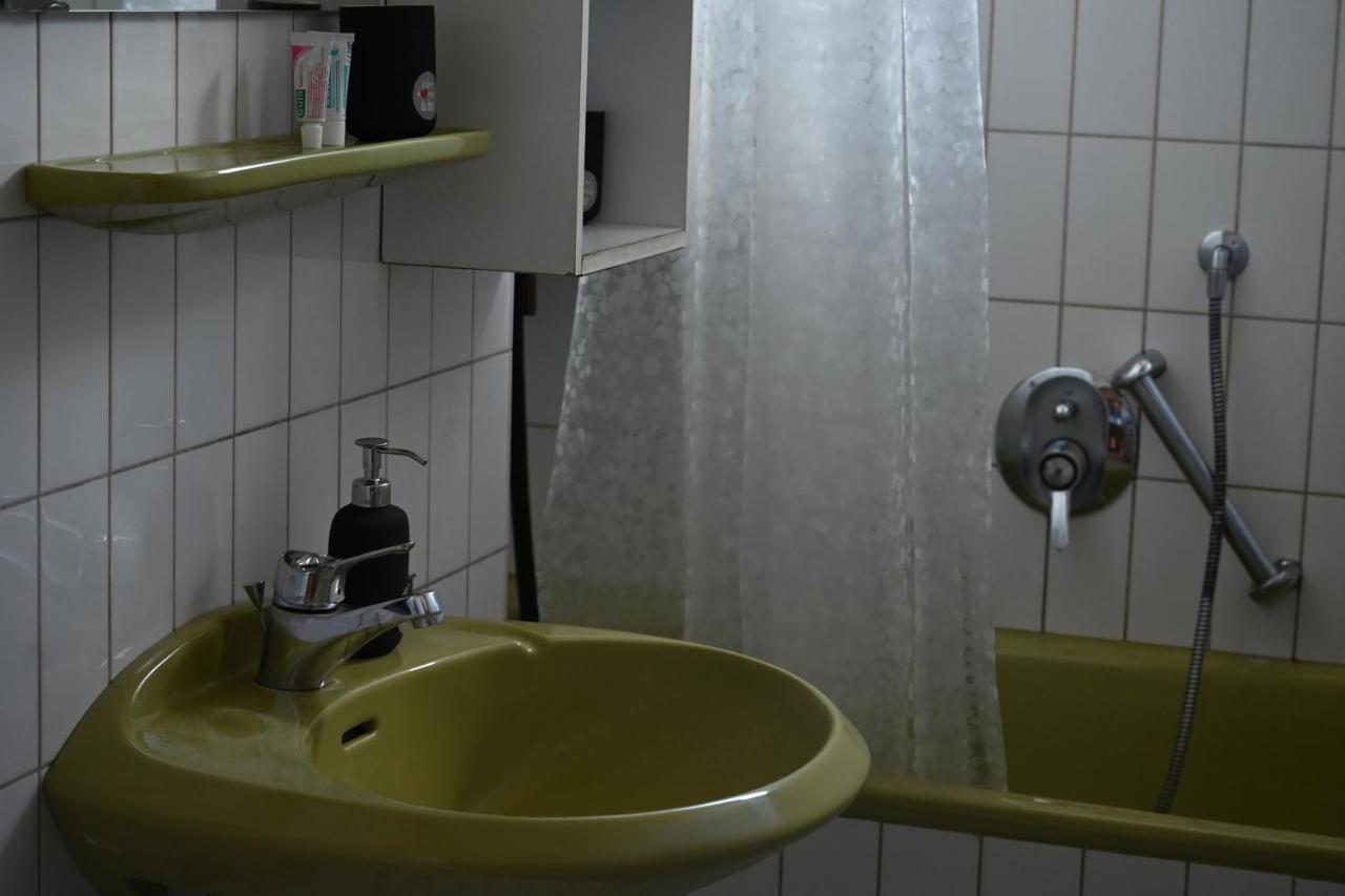 Private Room With Free Parking Coblenza Exterior foto